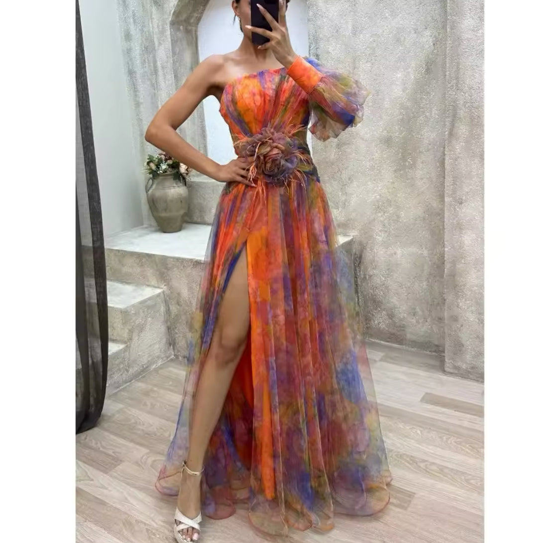 Robe en Maille Manches Longues Col Incliné Taille Florale Fendue — Femme